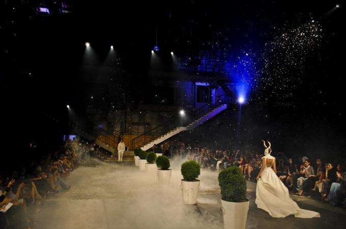 Fashion week et soldes: deux occasions de renouveler sa garde-robe