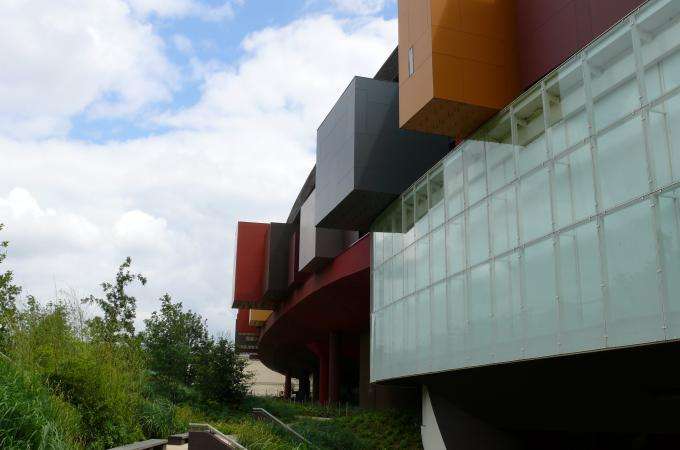 Step into the World of Golden Thread at the Musée du Quai Branly